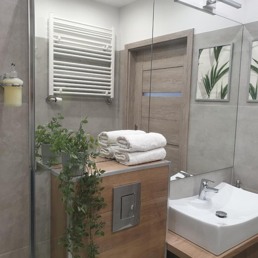 Q Apart Amber - Studio, Manufaktura, Klimatyzacja I Garaz Gratis, Netflix, Fv, Gwarancja Zadowolenia Лодзь Экстерьер фото